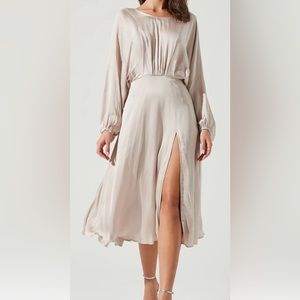 Astr the Label Marin Dolman Sleeve Midi Dress